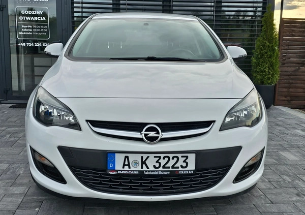 Opel Astra cena 35900 przebieg: 120000, rok produkcji 2015 z Brzozów małe 781